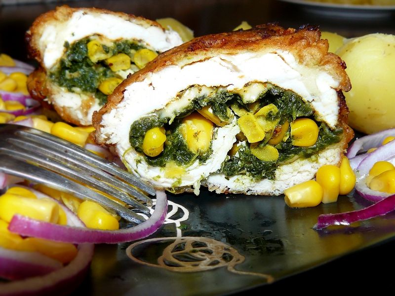 Nadziewane roladki w czosnkowym cieście  Nadziewane roladki w czosnkowym cieście