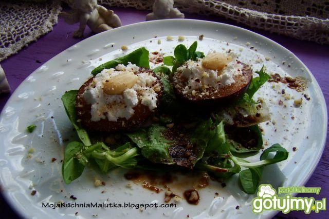 Nadziewane śliwki z migdałową pestką 