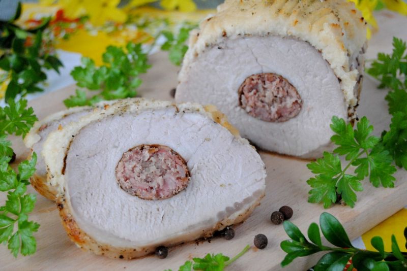 Nadziewany schab pod chrzanową pierzynką Nadziewany schab pod chrzanową pierzynką