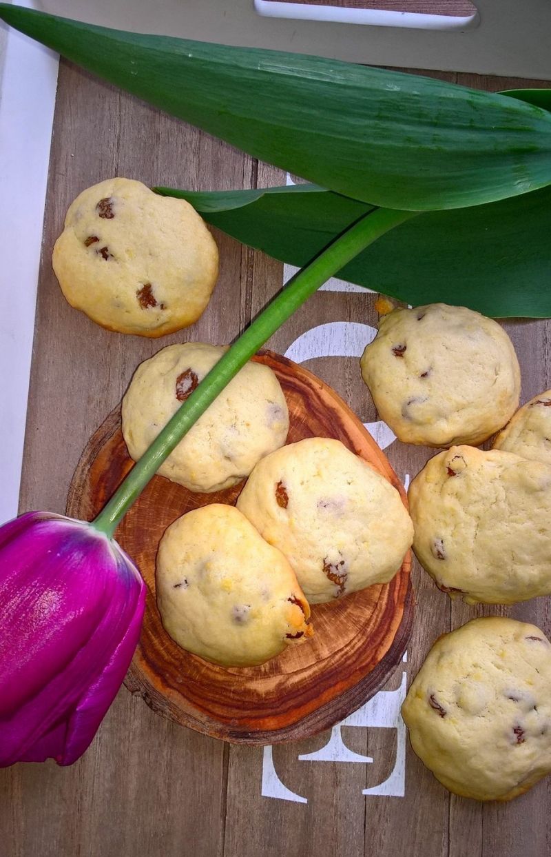 Najłatwiejsze ciasteczka z rodzynkami Najłatwiejsze ciasteczka z rodzynkami