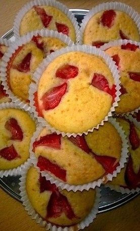 Najłatwiejsze muffinki z truskawkami