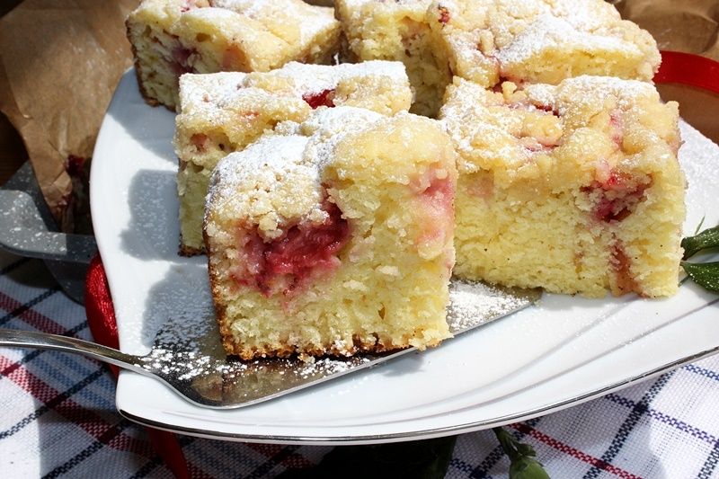 Najprostsze ciasto z truskawkami i kruszonką Najprostsze ciasto z truskawkami i kruszonką