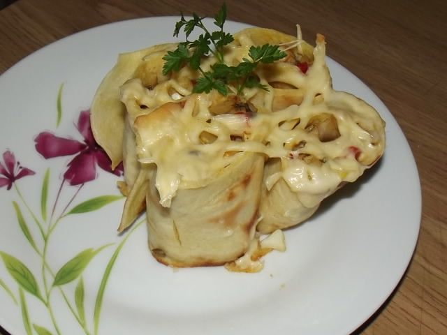 Naleśniczki zapiekane pod serem Naleśniczki zapiekane pod serem