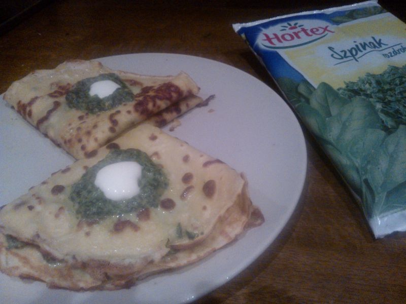 Naleśnik ze szpinakiem i parmezanem Naleśnik ze szpinakiem i parmezanem