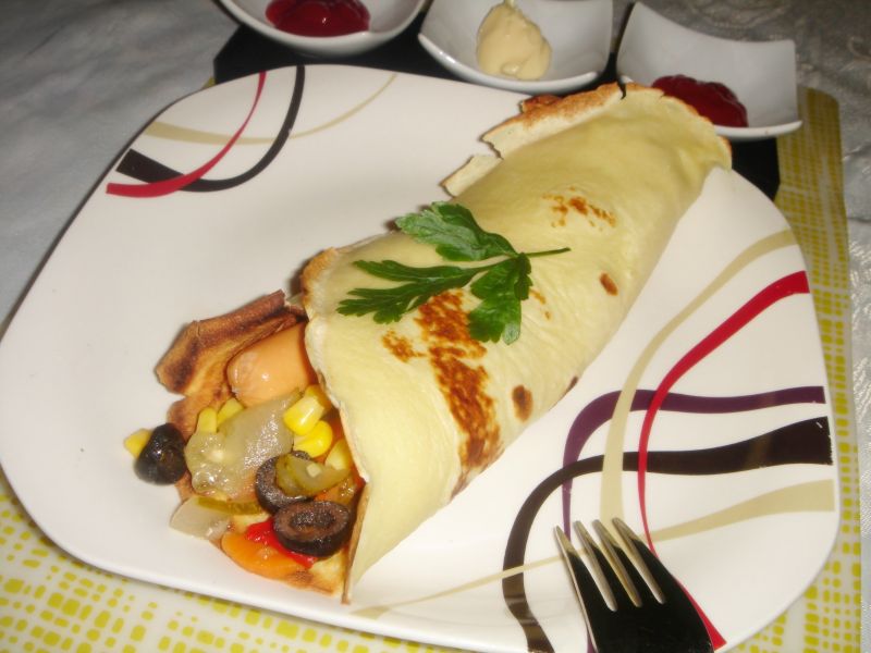 Naleśniki a'la hot-dog Naleśniki a'la hot-dog