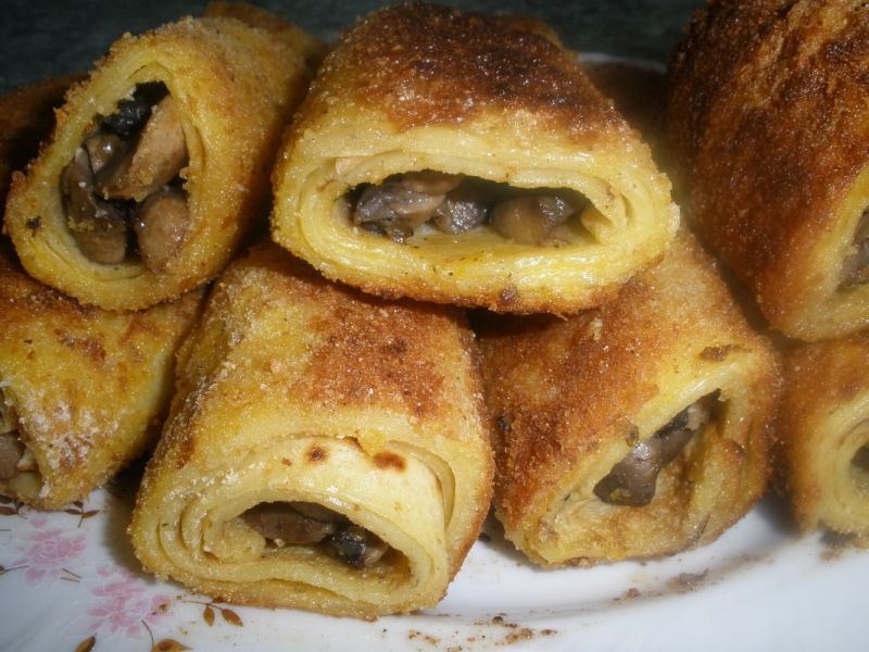 Naleśniki faszerowane pieczarkami 