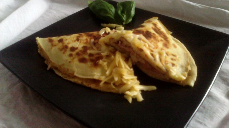 Naleśniki francuskie z szynką i serem