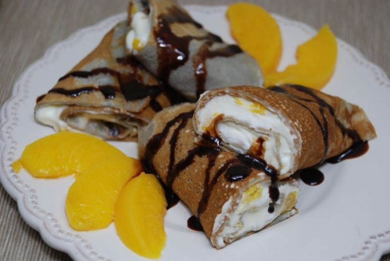 Naleśniki herbaciano brzoskwiniowe