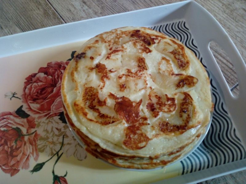 Naleśniki jogurtowe z jabłkami Naleśniki jogurtowe z jabłkami