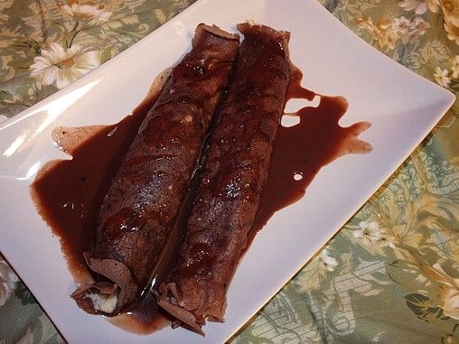 Naleśniki kakaowe z puszystym twarogiem