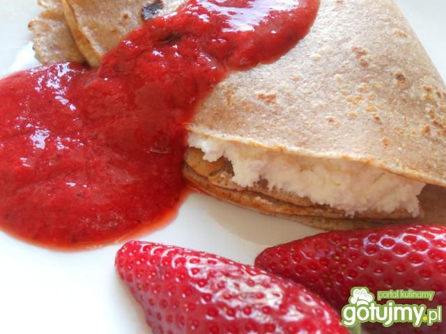 Naleśniki razowe z serem