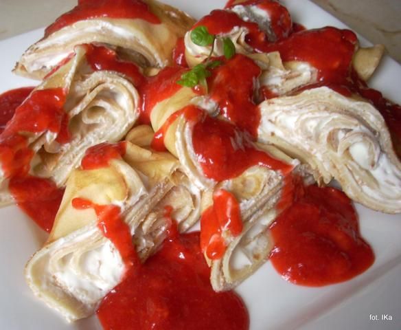 Naleśniki waniliowo-truskawkowe 