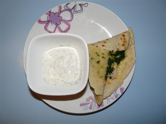 Naleśniki wytrawne z sosem koperkowym Naleśniki wytrawne z sosem koperkowym