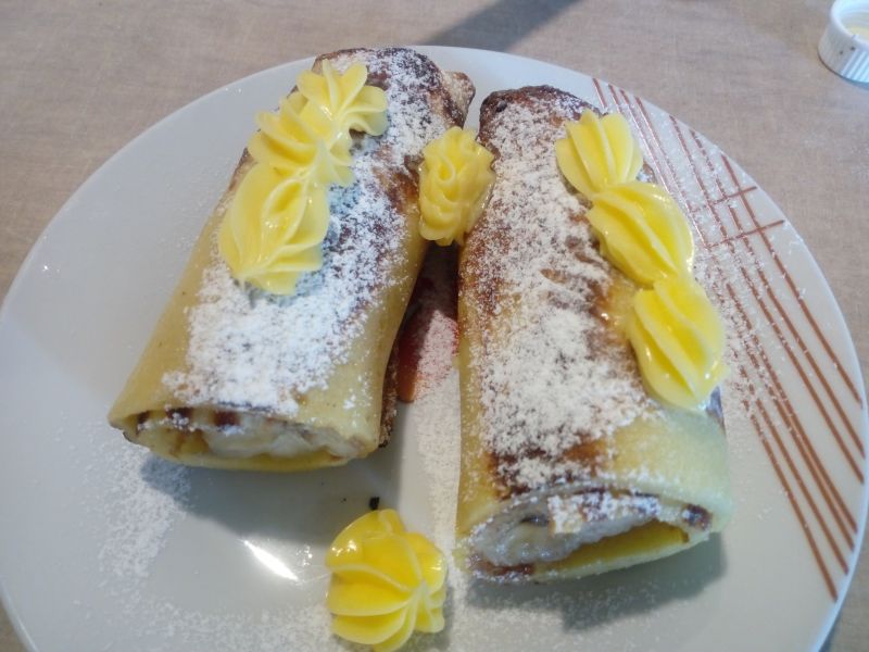 Naleśniki z bananem i kremem Naleśniki z bananem i kremem