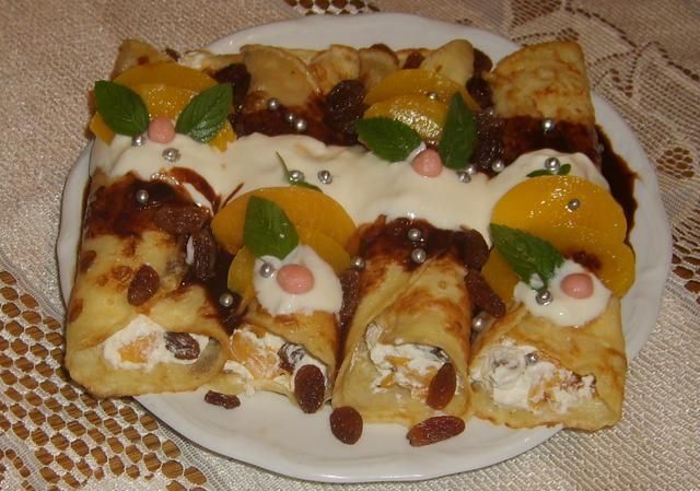 Naleśniki z brzoskwiniami Naleśniki z brzoskwiniami