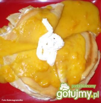 Naleśniki z brzoskwiniami Naleśniki z brzoskwiniami