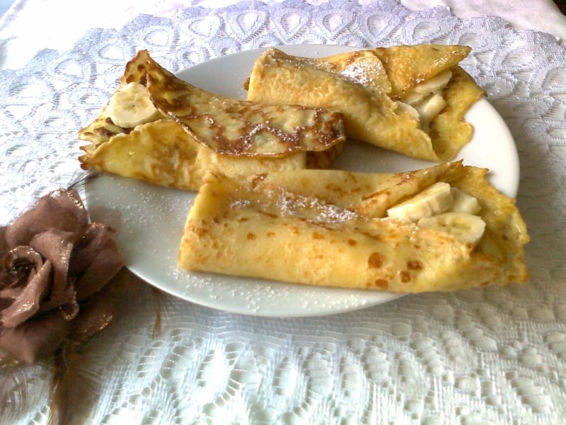 Naleśniki z budyniem i bananami Naleśniki z budyniem i bananami