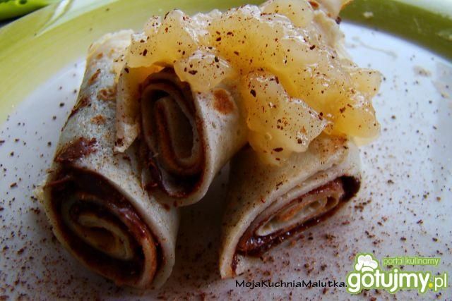 Naleśniki z czekoladą i jabłkiem 