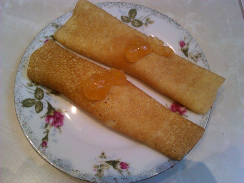 Naleśniki z dżemem morelowym