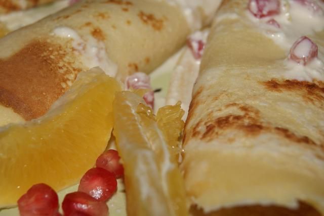 Naleśniki z granatem i pomarańczą Naleśniki z granatem i pomarańczą