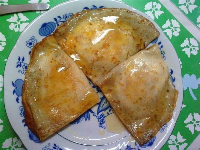 Naleśniki z gruszkami i brzoskwinią Naleśniki z gruszkami i brzoskwinią