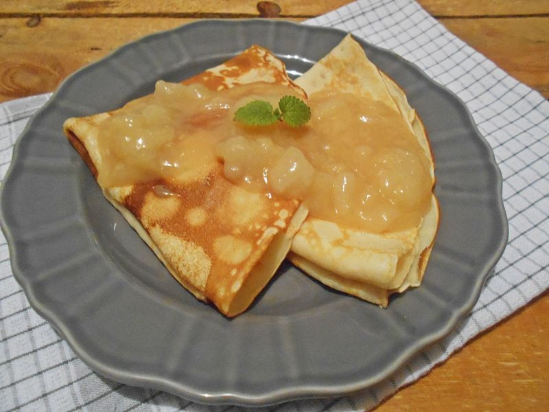 Naleśniki z gruszkowo-maślaną frużeliną