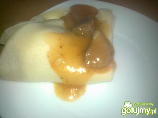 Naleśniki z gulaszem Naleśniki z gulaszem