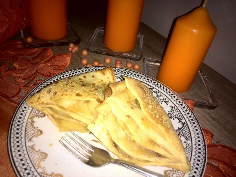 Naleśniki z jabłkami i rodzynkami