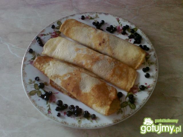 Naleśniki z jagodami Naleśniki z jagodami