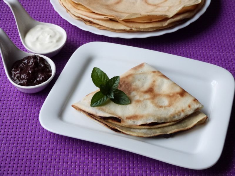 Naleśniki z kakaowymi powidłami