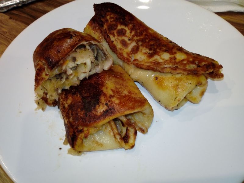 Naleśniki z kapustą i pieczarkami