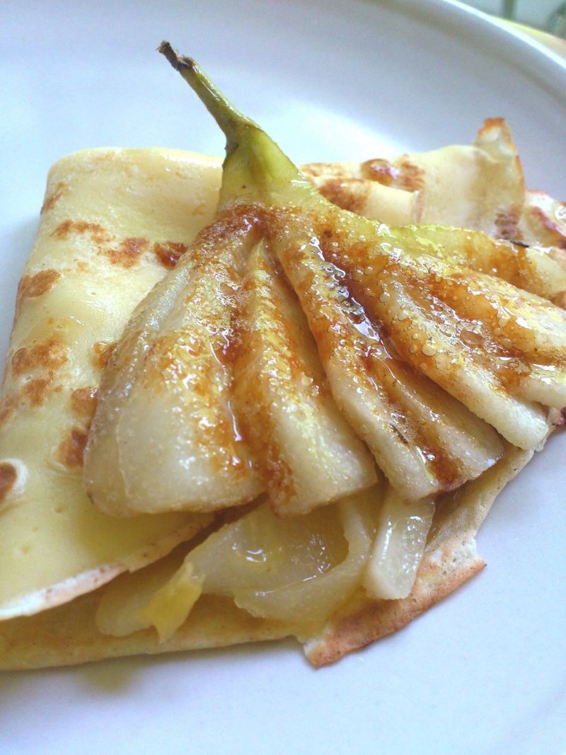Naleśniki z karmelizowaną gruszką   Naleśniki z karmelizowaną gruszką