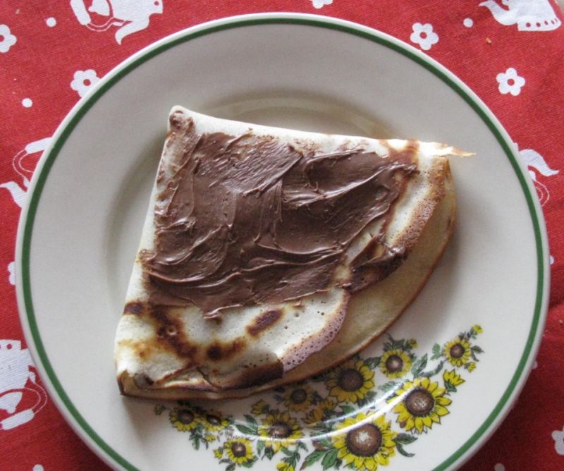 Naleśniki z kremem czekoladowym Naleśniki z kremem czekoladowym