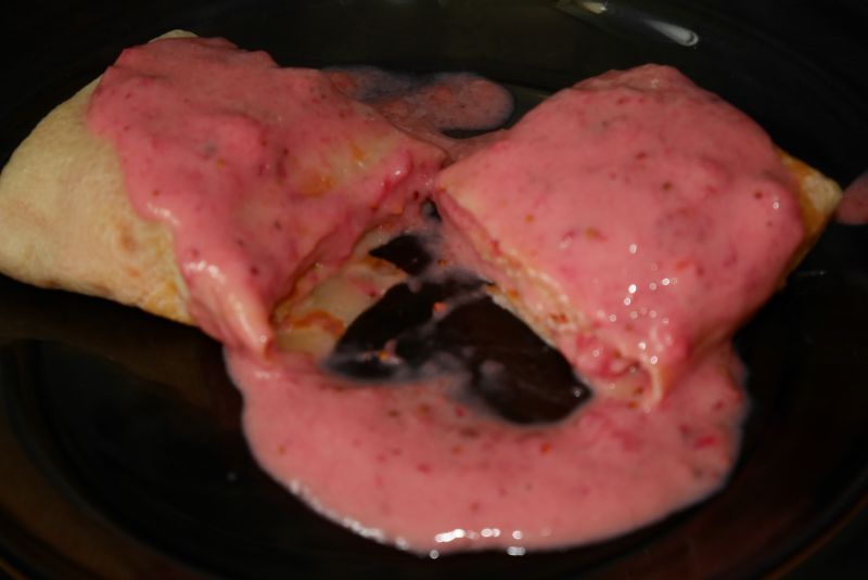 Naleśniki z masą truskawkową Naleśniki z masą truskawkową