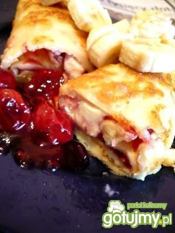 Naleśniki z mascarpone i wiśniami