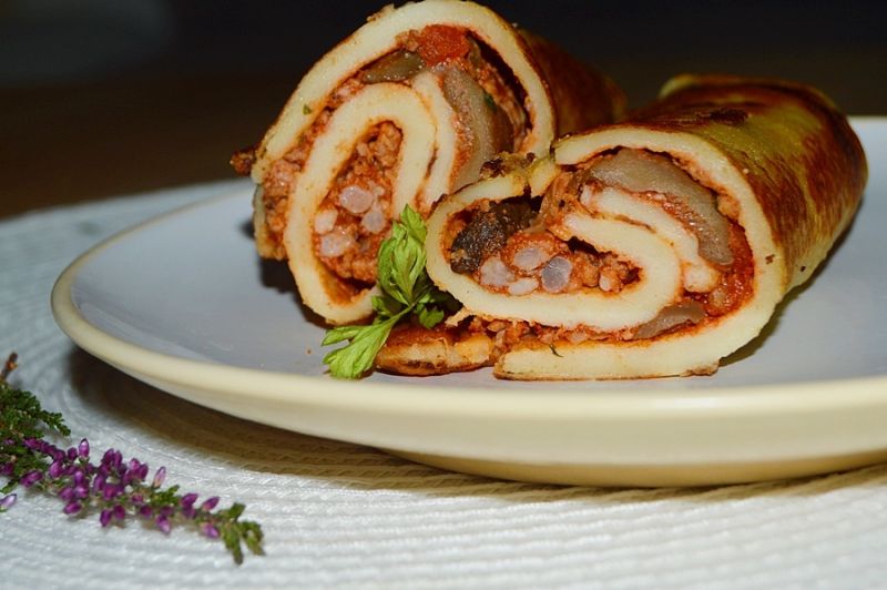 Naleśniki z mielonym mięsem i grzybami Naleśniki z mielonym mięsem i grzybami