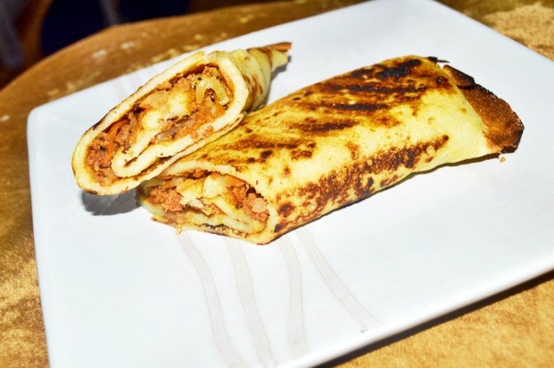 Naleśniki z mięsem i warzywami na grilla Naleśniki z mięsem i warzywami na grilla