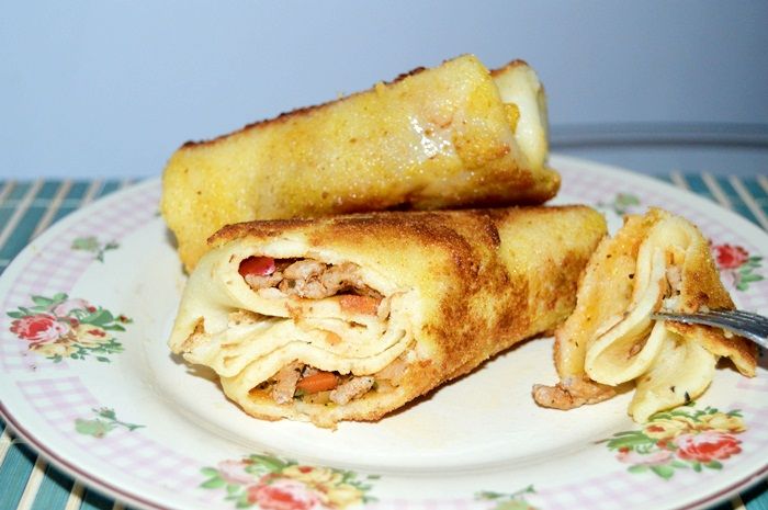 Naleśniki z mięsem i warzywami w panierce Naleśniki z mięsem i warzywami w panierce