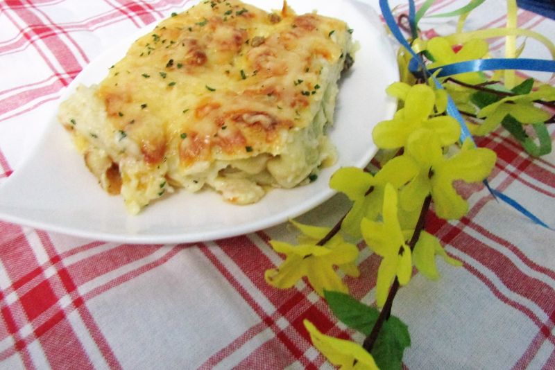 Naleśniki z mięsem mielonym i pieczarkami Naleśniki z mięsem mielonym i pieczarkami