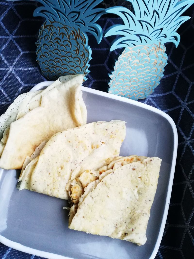 Naleśniki z mleka migdałowego i siemieniem Naleśniki z mleka migdałowego i siemieniem