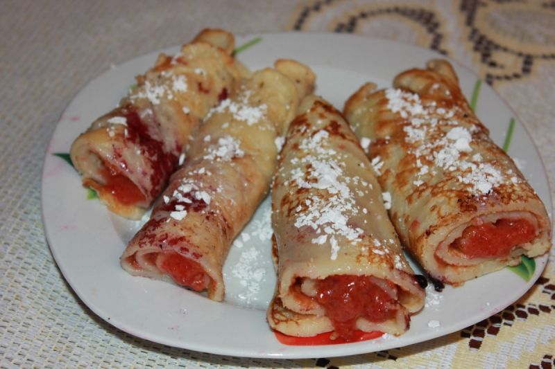 Naleśniki z musem śliwkowym 