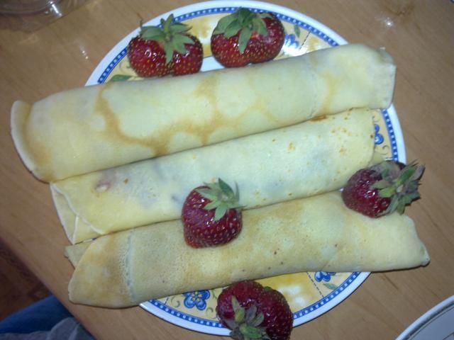 Naleśniki z nadzieniem truskawkowym