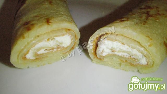 Naleśniki z nadzieniem twarogowo-dżemowy