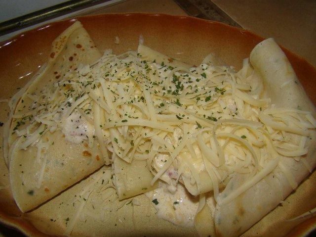 Naleśniki z nadzieniem z kurczaka 