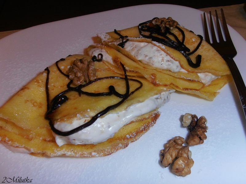 Naleśniki z orzechami po węgiersku Naleśniki z orzechami po węgiersku