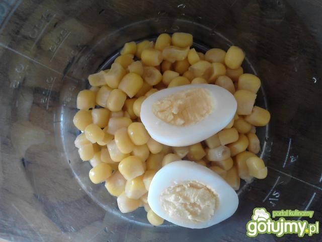 Naleśniki z pastą kukurydziano-jajeczną