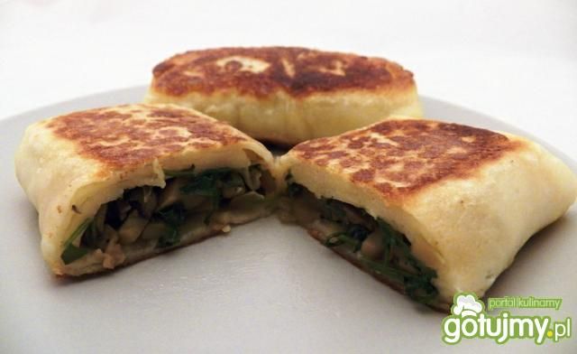 Naleśniki z pieczarkami i rukolą