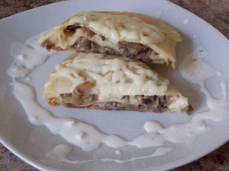 Naleśniki z pieczarkami i serem Naleśniki z pieczarkami i serem