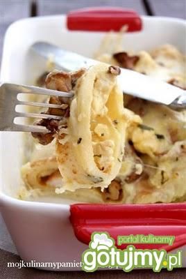 Naleśniki z piersią kurczaka, kurkami 