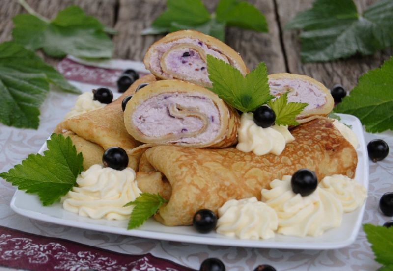 Naleśniki z porzeczkami